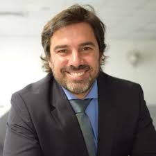 Estimada Red, buenas tardes, estoy buscando proveedores de racks para  bodegas (ver foto) que a su vez puedan suministrar los paneles reciclados y  que puedan aguantar 650 KG.