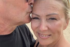 Helena Ahti-Hallberg viettää 30-vuotishääpäivää