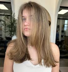 If your thinking to get a haircut, color or just a treatment to keep your  hair healthy, 💇🏻‍♀️💇🏼‍♂️ I have availability this Tuesday from 12:00 to  4:00, If you're interested book an