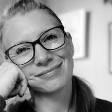 Shannon Teixeira's Instagram, Twitter & Facebook