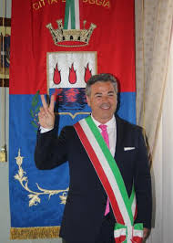 Franco landella (born 1 may 1966 in foggia) is an italian politician. Foggia Franco Landella Si Insedia A Palazzo Di Citta Foto 4 Di 6 La Gazzetta Del Mezzogiorno