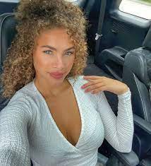Camila kendra was born on 25 august 1988 to stanley kendra and lissette kendra. Who Is Camila Kendra All About Tyler Cameron S Former Girlfriend As Couple Announce Surprise Split