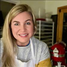 Who does custom cookies in Cincinnati for a grad party?