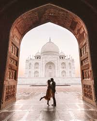 Many people claim the building itself is smaller while the taj mahal is a crowded attraction, many of the visitors are indians traveling within their own country. Our India Itinerary Faqs Find Us Lost