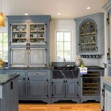 35 Farmhouse Kitchen Cabinet Ideas To Create A Warm And Welcoming Kitchen Design In Your Home Farmhouse Kitchen Cabinets Rustic Kitchen Cabinets Farmhouse Kitchen Design
