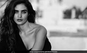 Watch girlfriend new hindi movie starring moon moon sen, santu mukherjee, rajani sharma bollywood #sushantsinghrajput #rheachakraborty sushant singh rajput takes girlfriend rhea. No More Bollywood Plans For Arjun Rampal S Rumoured Girlfriend Gabriella Demetriades Here S Why