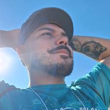 Vinícius Raya • Facebook