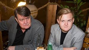 Štaidl byl již od 7. Artur Staidl Hlida Nemocnemu Tatinkovi Psa Oporou Je Mu Kafe Cz