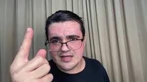 Deus vai passar no teu endereço!