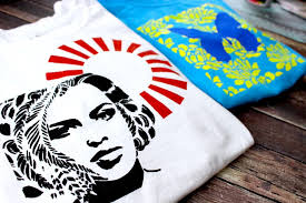 Use our free design tools and create a custom product for design your own shirt with a personalized logo, brand name, and more. How To Screen Print T Shirts With Stencils Kit Kraft