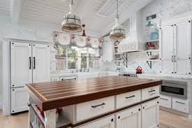 Put on work gloves, boots, and a breathing mask. Farmhouse Kitchen Remodel With Photos Right At Home Interiors