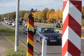 2 układu z schengen na granicach tych nie prowadzi się kontroli paszportowej ani celnej, a ich przekraczanie jest dozwolone w każdym miejscu i o każdym czasie; Kolejki I Kontrole Na Granicy Polsko Niemieckiej Od 24 Pazdziernika Zmiany Kto Moze Wjechac Do Niemiec Glos Szczecinski