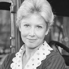 olivia walton's applesauce cake