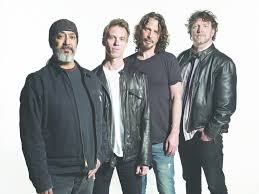 Shortly after midnight on may 18th, detroit officers responded to a frantic 911 call. Rock Hard Soundgarden Witwe Von Chris Cornell Verklagt Die Band