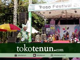 Selain memproduksi kain tenun troso di desa troso kecamatan pecangaan jepara, juga membuat baju jadi seperti di vedeo ini model baju tenun ikat modern, kain tenun ikat dari ntt, kain etnik indonesia, kain tenun atbm, toko kain tenun ikat di. 9 Best Tenun Jepara Wa 085859122388 Jual Tenun Troso Kain Baju Terbaru Ideas Jepara Tenun Troso Troso Jepara