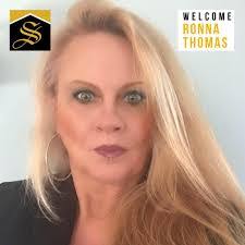 Ronna Thomas's Instagram, Twitter & Facebook