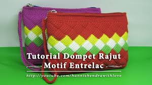 Ada beberapa rekomendasi tas rajut terbaru yang bisa anda lihat, ada juga model dompet rajut terbaru 2018 dan beberapa model tas rajutan simple buat kamu yang ingin tampil simple dengan sebuah tas di tangan. Crochet Tutorial Merajut Dompet Motif Entrelac Youtube