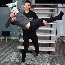 Bądz jak kamerzysta i podążaj za złotem. Kruszwil Vs Kamerzysta Kogo Bardziej Lubicie Team Kamerzysta69 Kamerzysta69 Fn Kruszwil Vs Kamerzysta Kogo Bardziej Lubicie Black Jeans Youtube Fashion