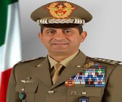 La volontà del generale è quella di riuscire a terminare le vaccinazioni entro la fine dell'estate. Futuromolise Draghi Sostituisce Arcuri Il Generale Figliuolo E Il Nuovo Commissario All Emergenza Covid