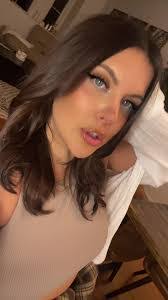 Rebecca Buehler's Instagram, Twitter & Facebook