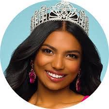 Grace Morey's Instagram, Twitter & Facebook