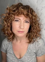 Leah Raymond's Instagram, Twitter & Facebook