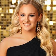 Natalie Rhodes's Instagram, Twitter & Facebook