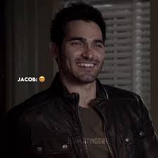 Carrie Poynter's Instagram, Twitter & Facebook