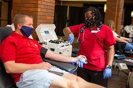 According to the american red cross, there are some criteria with regard to who can donate blood. First Time Blood Donors Guide Red Cross Blood Services