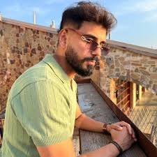 England's highest Test wicket-takers: 1. James Anderson 2. Stuart Broad 3.  Sir Ian Botham bit.ly/2wrWRRl