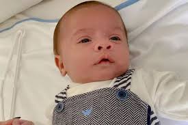 O carinho mais gostoso do mundo, escreveu murilo huff. Filho De Marilia Mendonca Leo Completa 5 Meses E Ganha Festao Veja Fotos