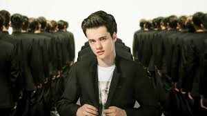 Avem o foarte mare colectie de seriale online si filme online la o calitate foarte buna, majoritatea hd. Un Pas In Urma Serafimilor