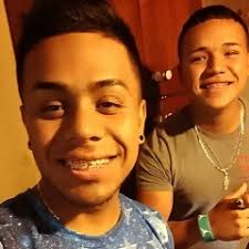 Listen to Don Aero Me Gustas (Audio)[1] by Chuy Rivera Espinoza in don aero  playlist online for free