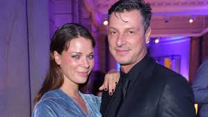 She is an actress, known for romy (2009), nichts bereuen (2001) and buddenbrooks (2008). Liebes Aus Jessica Schwarz Und Markus Selikovksy Haben Sich Getrennt