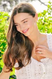 Miranda kerr marries evan spiegel. Miranda Kerr On Celery Juice Gua Sha And How To Get The Shiniest Hair