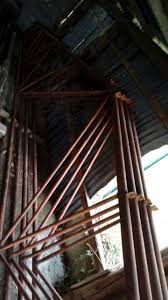 Vendesi capannone prefabbricato in ferro zincato smontabile. Capriate E Pilastri In Ferro Likesx Com Annunci Gratuiti Case