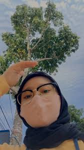 Penggunaan masker untuk mencegah penularan akan lebih efisien jika dikenakan pasien yang sedang sakit. 15 Ide Pap Cewe Masker Hijab Di 2021 Hijab Wanita Potret Diri