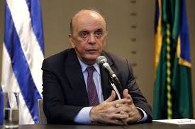 O líder da igreja internacional da graça de deus, o missionário r. Apos Criticas Serra Suspende Passaportes Diplomaticos De R R Soares E Esposa Jovem Pan