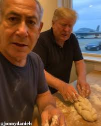 Retired Couple Discovers Cosplay, And Now They Can't Get Enough Via :  CosplayParents