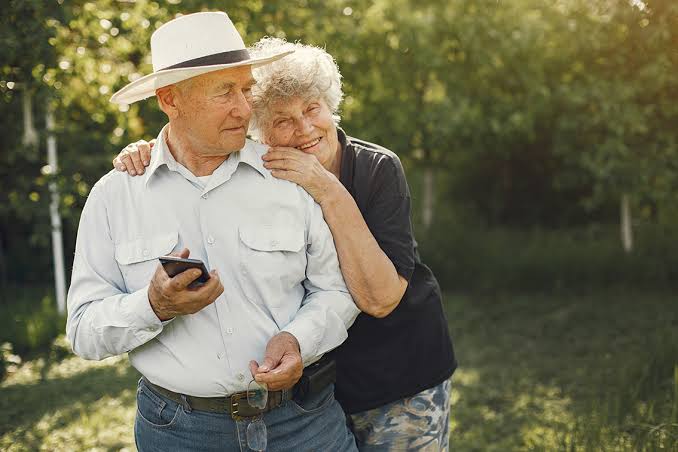 How to care for elderly couples and keep t... | Care Choices
