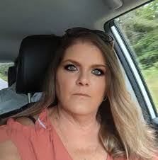 Caitlin Easter's Instagram, Twitter & Facebook