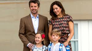 Christian eriksen er vågen og er til yderligere undersøgelser på rigshospitalet. Christian Und Alessandra Von Hannover Doppelter Nachwuchs Im Welfenhaus Wer Sich Noch Uber Royale Zwillinge Freut Bunte De