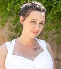 Jenna Pratt's Instagram, Twitter & Facebook