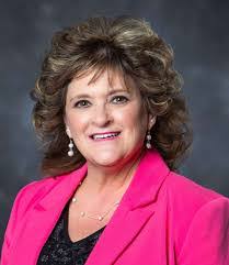 Tracy Geisler's Instagram, Twitter & Facebook