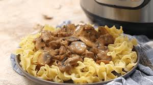 If you could see the sighing, eye rolling and deep breaths being taken right now, you'd know how i feel about that. Pressure Cooker Instant Pot Beef Stroganoff