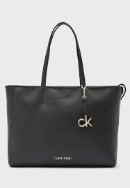 Перевод слова bag, американское и британское произношение, транскрипция, словосочетания, однокоренные слова, примеры использования. Calvin Klein Women Bags 25 75 Off Buy Calvin Klein Bags For Women Online In Uae Namshi