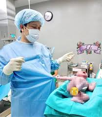Kain dijamin kualiti yang bagus. Aksi Bayi Comel Yang Baru Sahaja Dilahirkan Menarik Baju Doktor Dan Tidak Mahu Melepaskannya My Cms