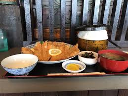 ご飯の量ハンパないって」野辺地の定食屋『舟宿』 - メガネ先生の日記（青森グルメ）