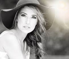 Lorena Good's Instagram, Twitter & Facebook