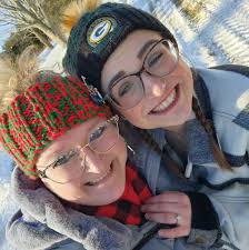 What are some romantic restaurants with great food and live music or lake  views in Milwaukee for special occasions?